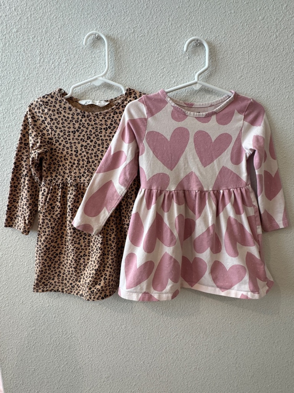 H&M Toddler Girls 2T Dress Bundle Leopard Print and Heart Print PLAY